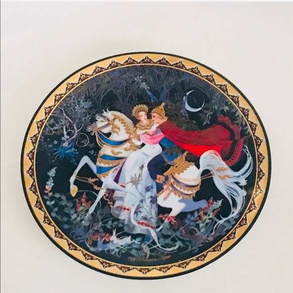 New Signed Plate Royal Kingdom Thailand 22k gold